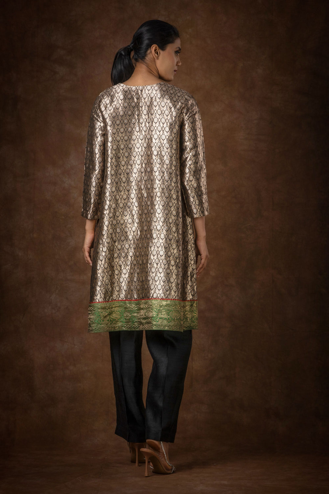 Varij Kurta & Pants Set