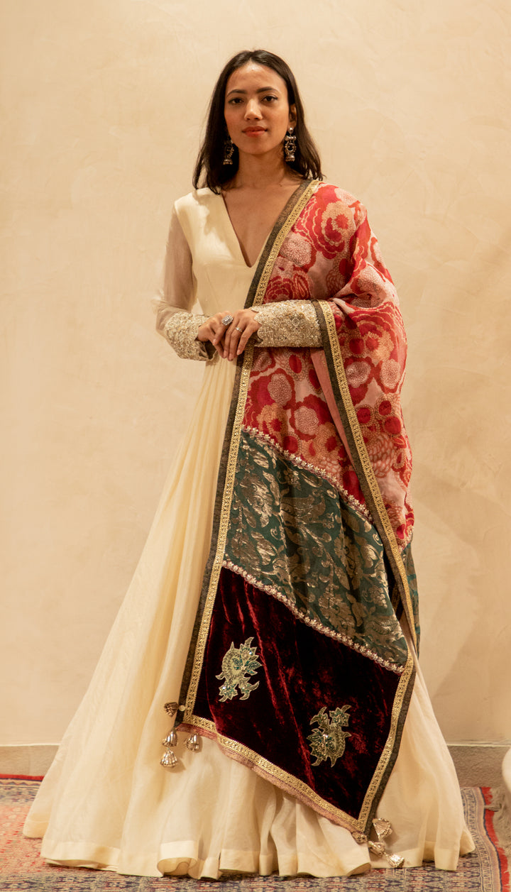 Bahaar Print Odhni with Velveted Palla